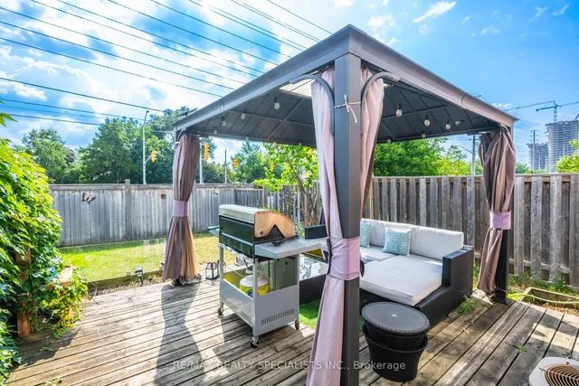 Additional image 29 of 302 Black Dr