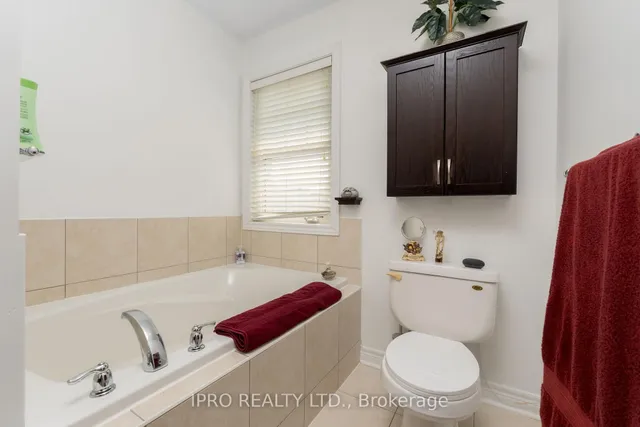 Additional image 26 of 256 Landsborough Ave