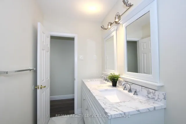 Additional image 25 of 32 Sanford Cres