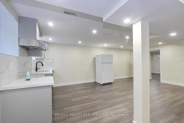 Additional image 33 of 32 Sanford Cres