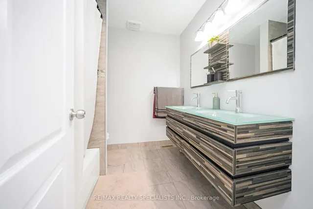 Additional image 31 of 2 Trewartha Cres