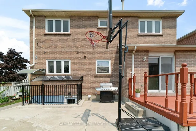 Additional image 40 of 45 Cherrytree Dr