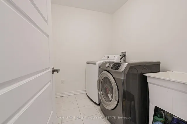 Additional image 31 of 1229 Rose Way