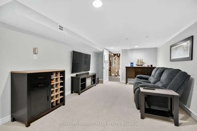 Additional image 25 of 64 Vola Crt