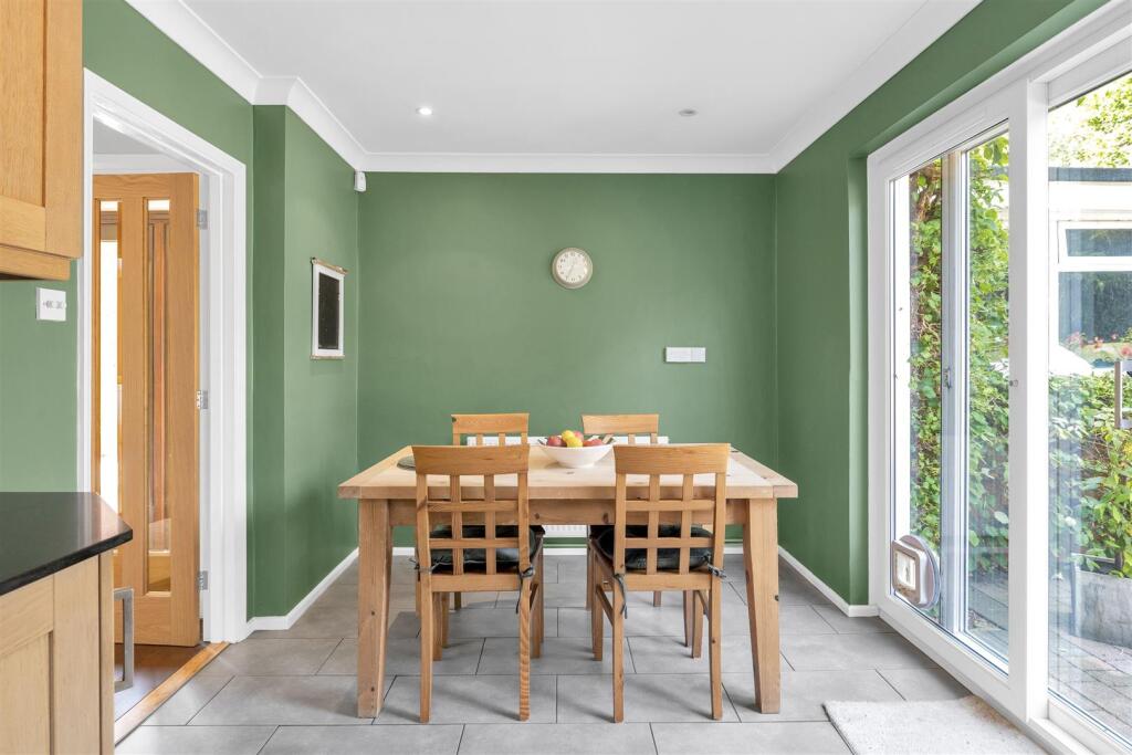 Additional image 6 of Broadfields, Harpenden