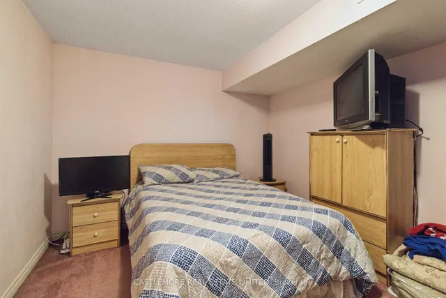 Additional image 27 of 43 Vivian Cres