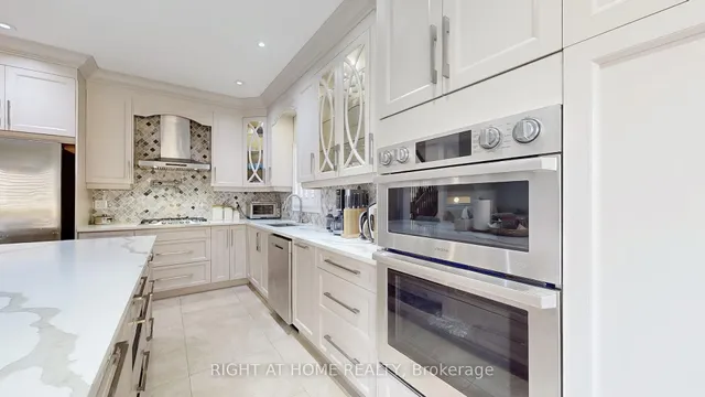 Additional image 19 of 588 Warhol Way