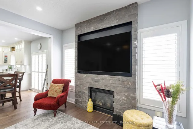 Additional image 17 of 26 Windswept Tr