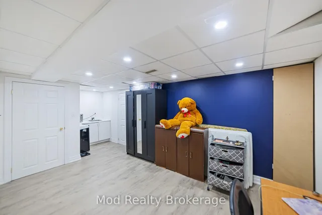 Additional image 33 of 415 Everton Dr