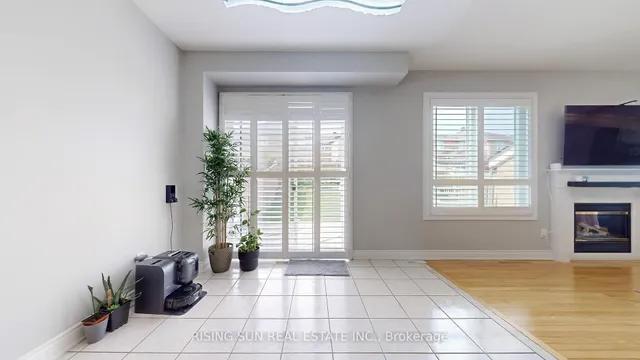 Additional image 13 of 15 Mario St