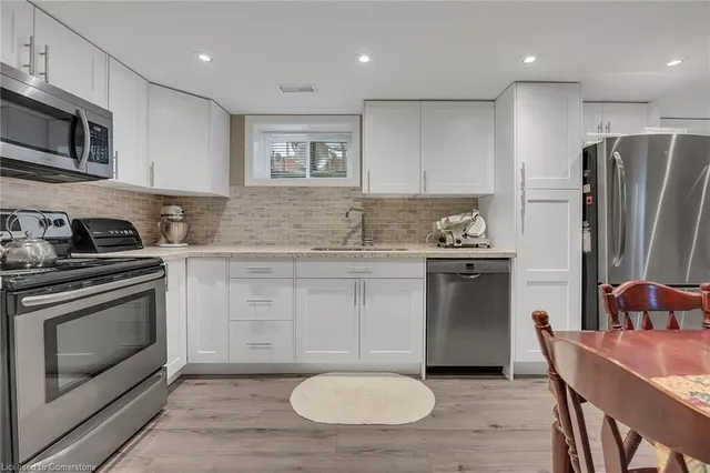 Additional image 27 of 982 Highland Rd