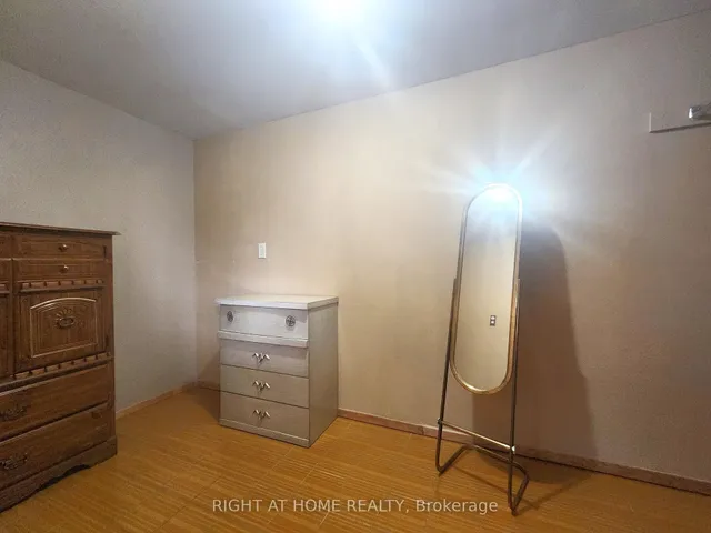 Additional image 18 of 627 Green Meadow Cres