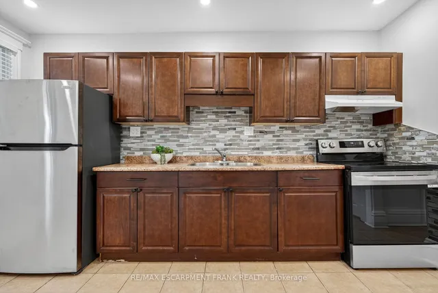 Additional image 12 of 84 RAY St