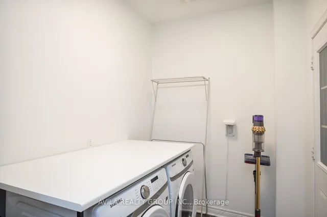 Additional image 12 of 319 Bessborough Dr