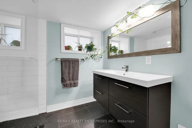 Additional image 34 of 67 Kensington Ave