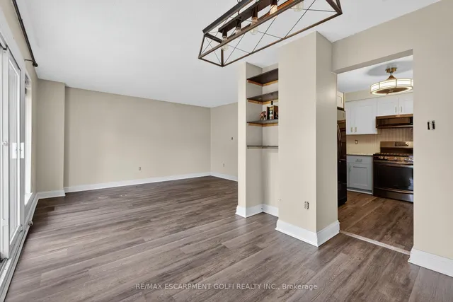 Additional image 12 of 59 Queenslea Dr Unit 7