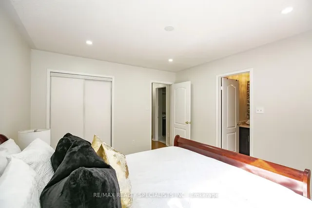 Additional image 37 of 7243 Frontier Rdge