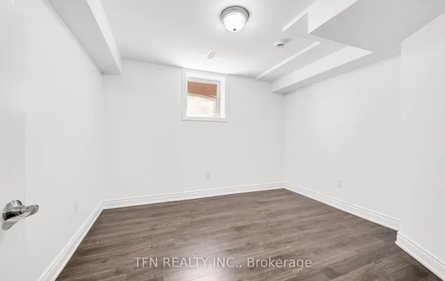 Additional image 32 of 46 Lola Cres