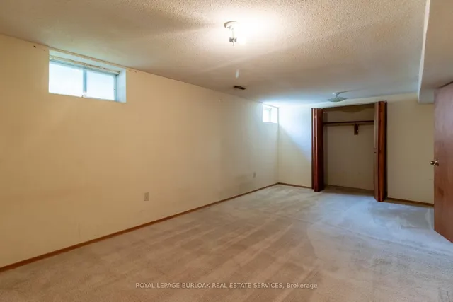 Additional image 26 of 3072 Parkgate Cres
