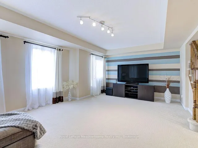 Additional image 16 of 220 Magurn Gate