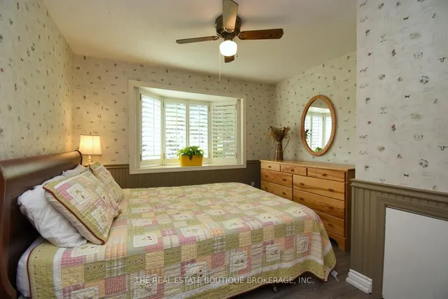Additional image 31 of 4131 Lorraine Cres