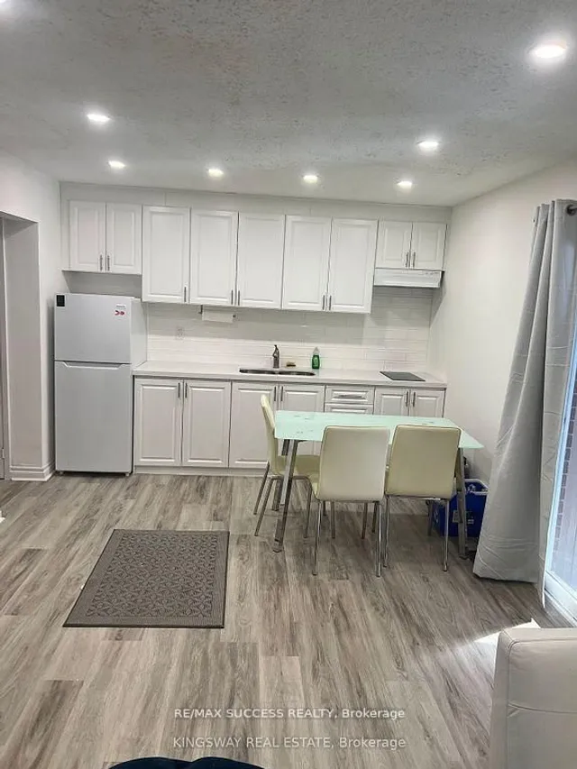 Additional image 22 of 32 Martindale Cres