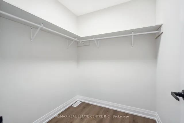 Additional image 23 of 39 Four Seasons Circ