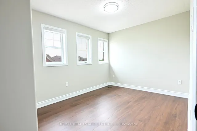 Additional image 32 of 25 Giltspur Rd