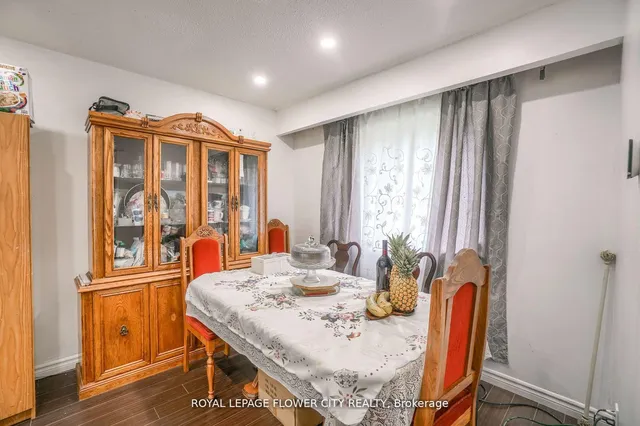 Additional image 11 of 7475 Goreway Dr Unit 49