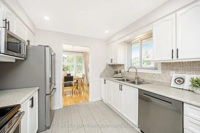 Additional image 15 of 212 Memorial Ave