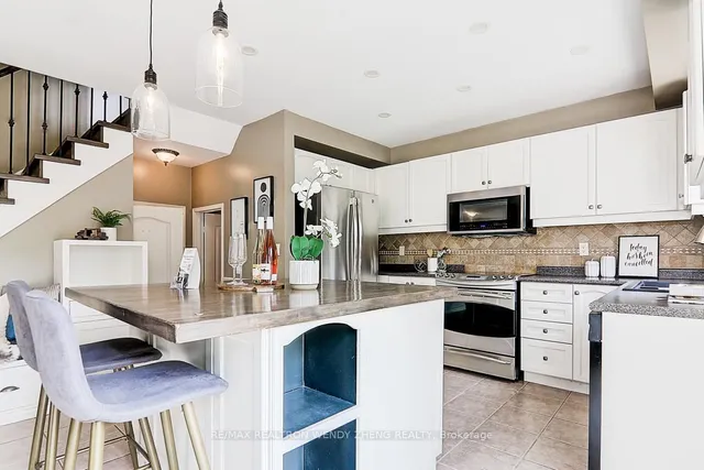 Additional image 13 of 14 Valleypark Cres