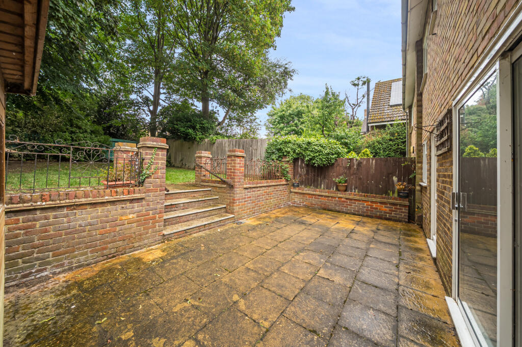 Additional image 10 of Bramble Close, Harpenden, AL5