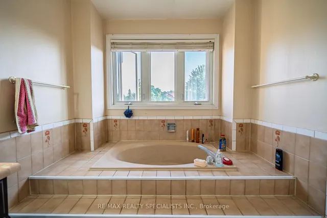 Additional image 24 of 66 Stillwater Cres