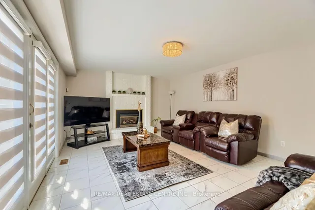 Additional image 11 of 16 Vogue Crt