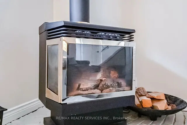 Additional image 27 of 119 Denison Ave