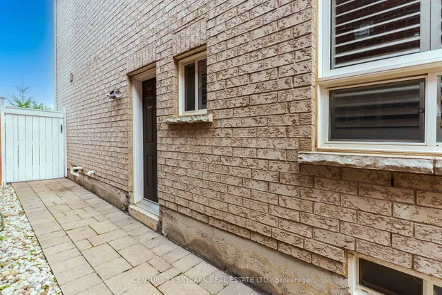 Additional image 32 of 26 Windswept Tr