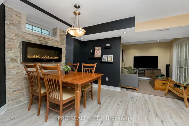 Additional image 38 of 256 Landsborough Ave