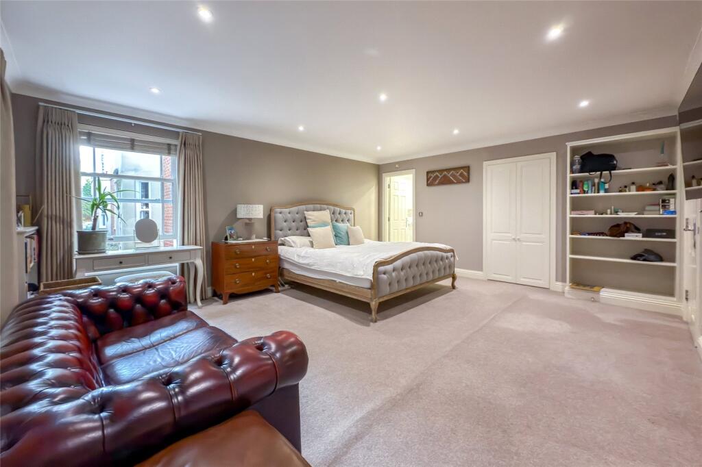 Additional image 5 of Aventine Court, 101 Holywell Hill, St. Albans, Hertfordshire, AL1