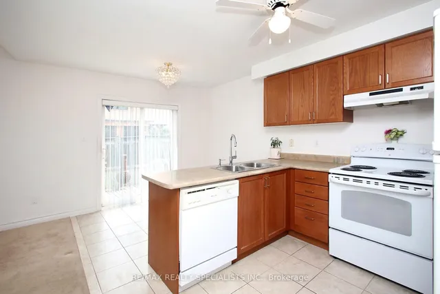 Additional image 13 of 5 Todmorden Dr