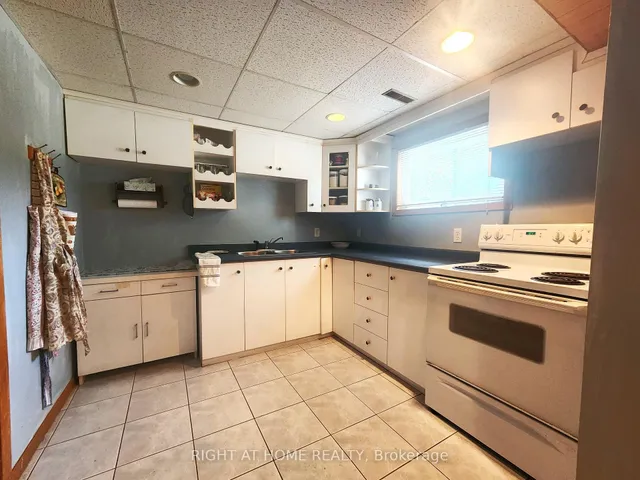 Additional image 22 of 627 Green Meadow Cres