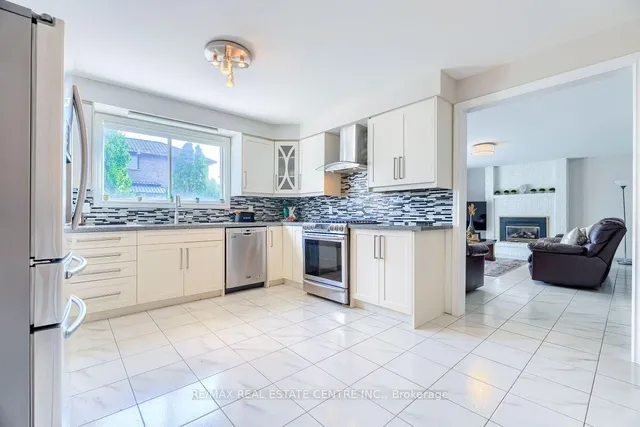 Additional image 15 of 16 Vogue Crt