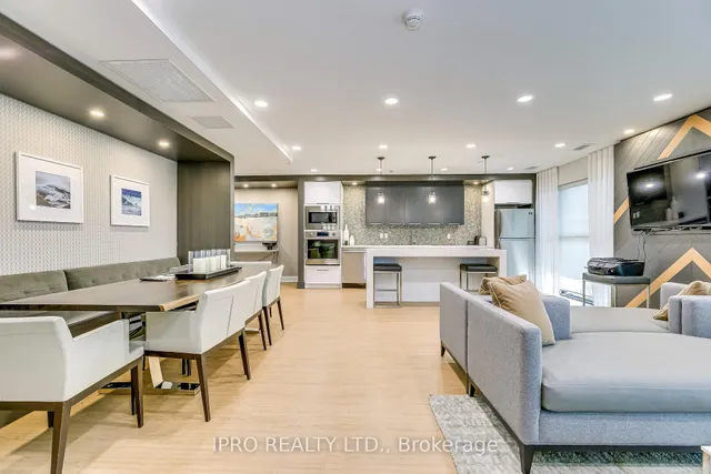 Additional image 29 of 128 GROVEWOOD Common Unit 205