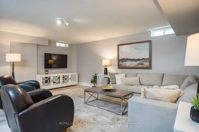 Additional image 35 of 315 Bessborough Dr