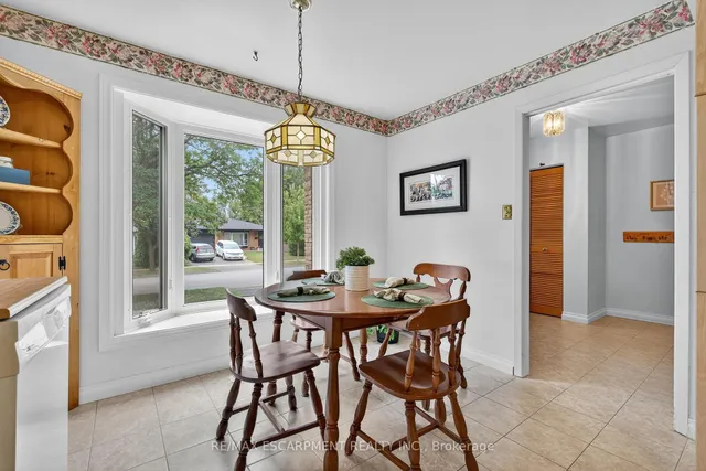 Additional image 10 of 3084 PARKGATE Cres