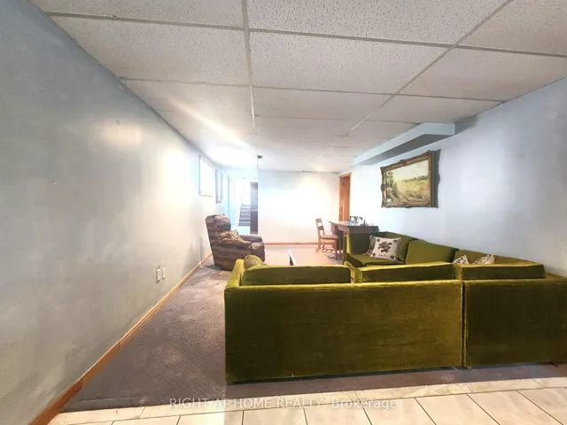 Additional image 21 of 627 Green Meadow Cres