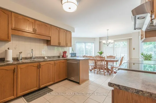 Additional image 10 of 1280 Greeniaus Rd