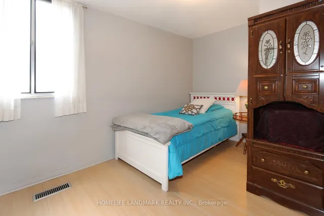 Additional image 20 of 1300 Marlborough Crt Unit 136