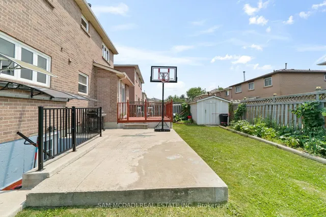 Additional image 36 of 45 Cherrytree Dr