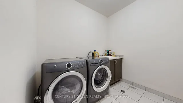 Additional image 34 of 30 Canary Clse