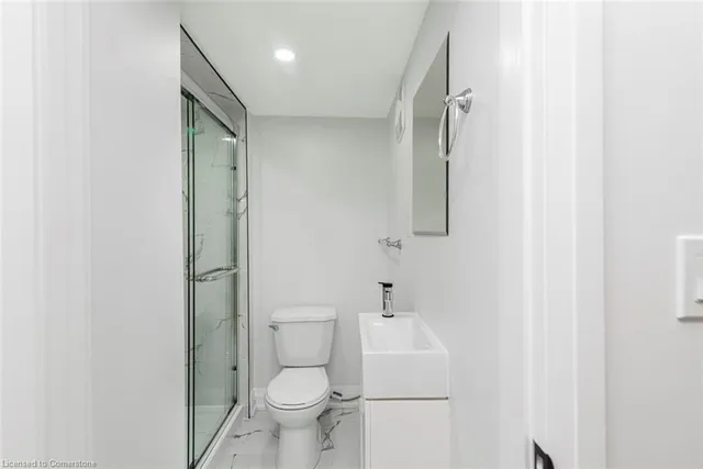 Additional image 32 of 588 Barnaby St